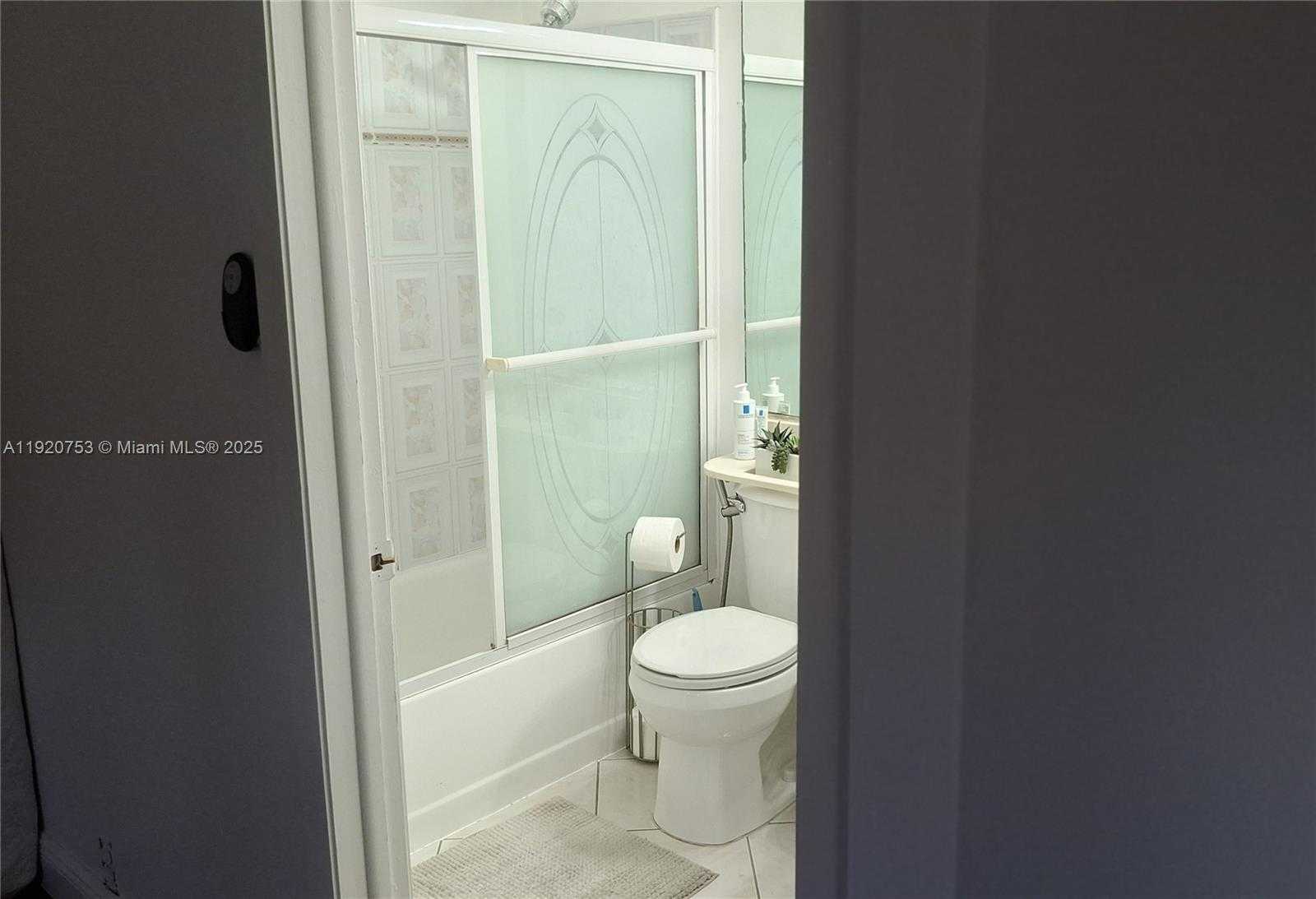 Small Image of 13915 SOUTH WEST 91ST TER #13915, Miami Number 10