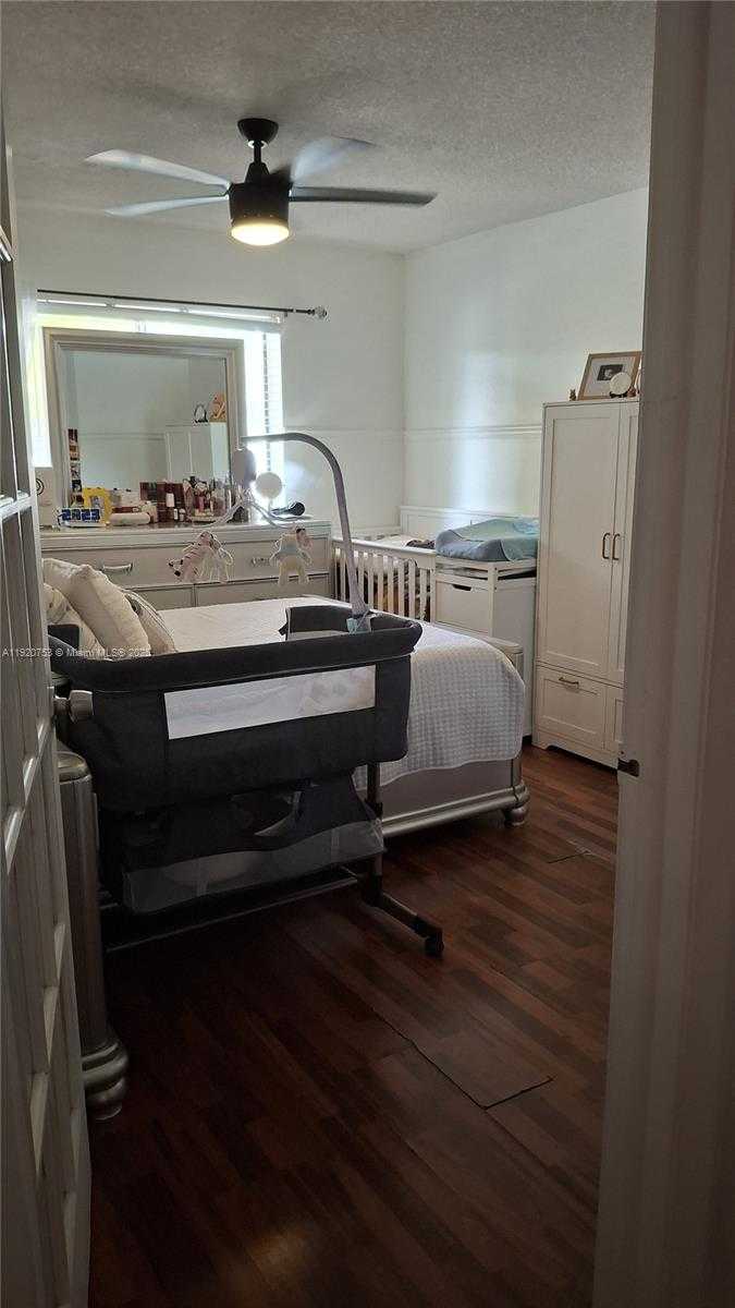 Small Image of 13915 SOUTH WEST 91ST TER #13915, Miami Number 13