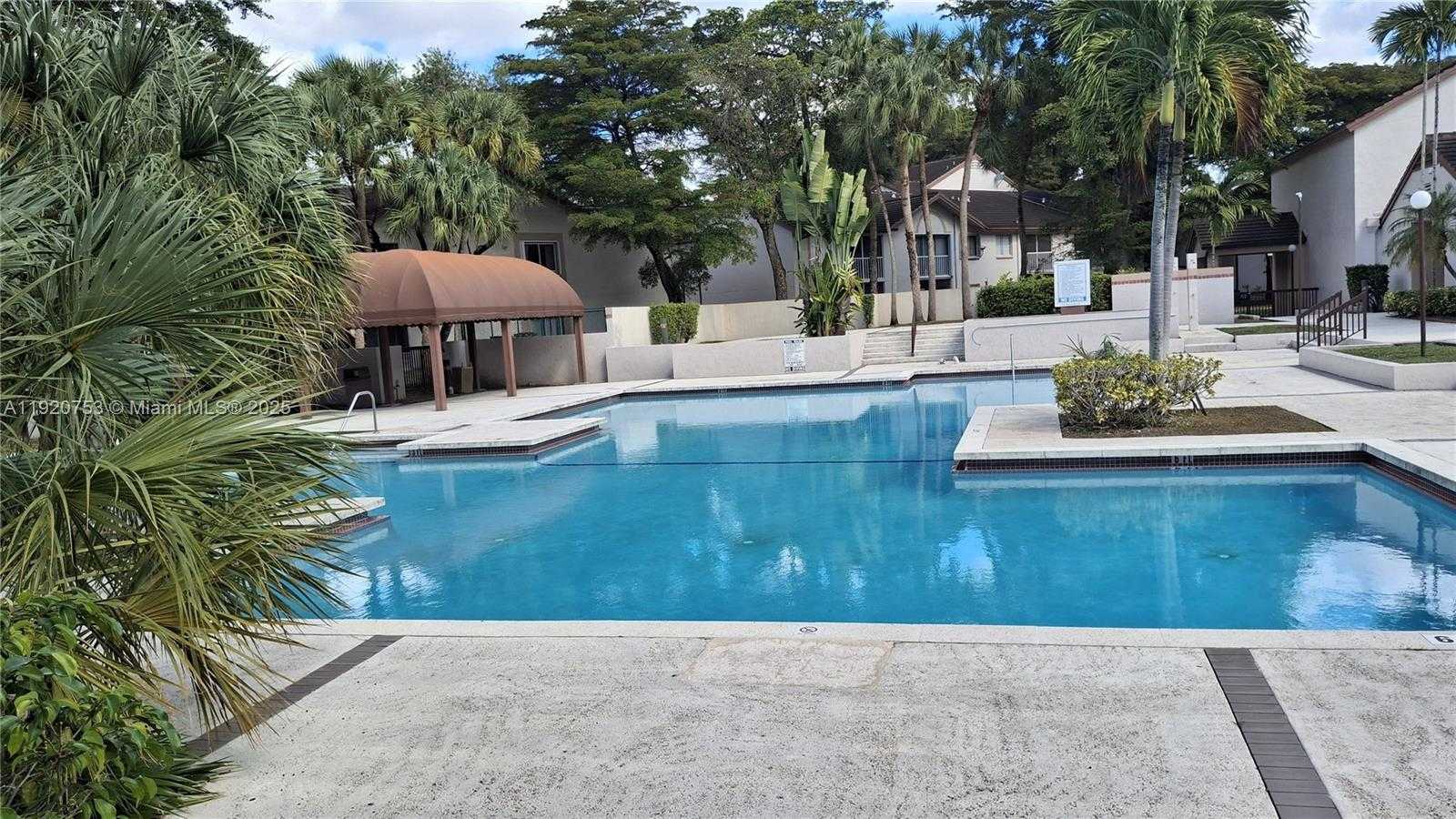 Small Image of 13915 SOUTH WEST 91ST TER #13915, Miami Number 17