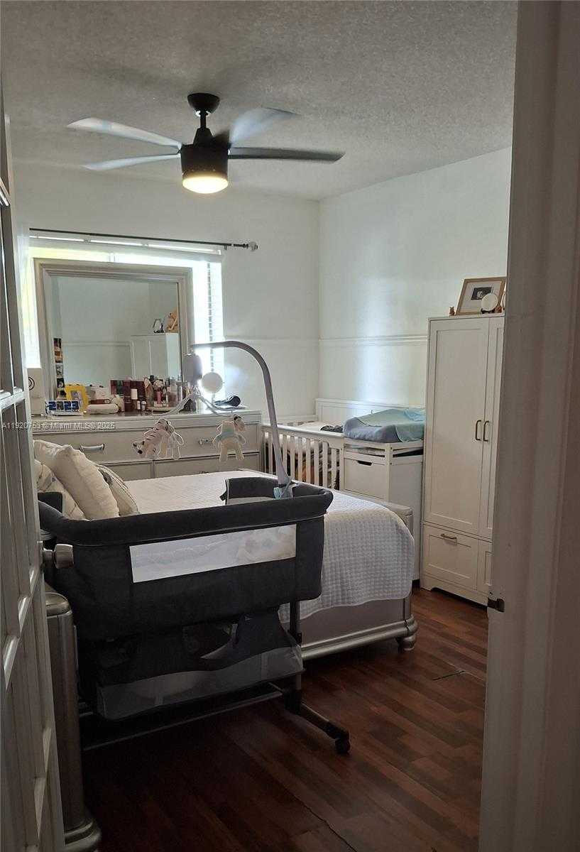 Small Image of 13915 SOUTH WEST 91ST TER #13915, Miami Number 7