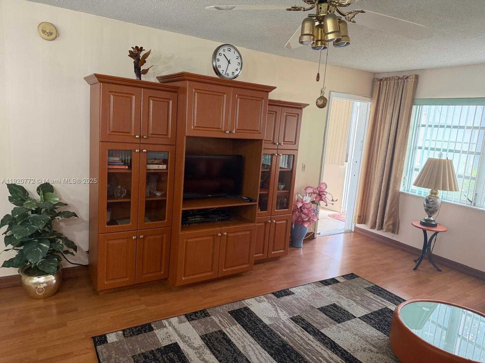 Small Image of 410 SOUTH EAST 2ND ST #105, Hallandale Beach Number 4