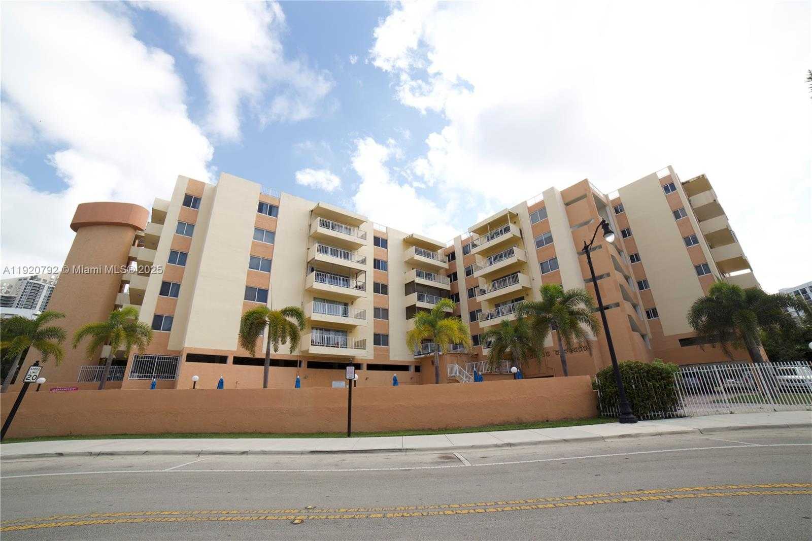 Small Image of 200 178TH DR 7TH FLOOR #n/a, Sunny Isles Beach Number 11