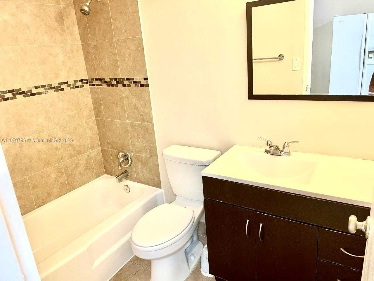 Small Image of 999 BRICKELL BAY DR #1806, Miami Number 6