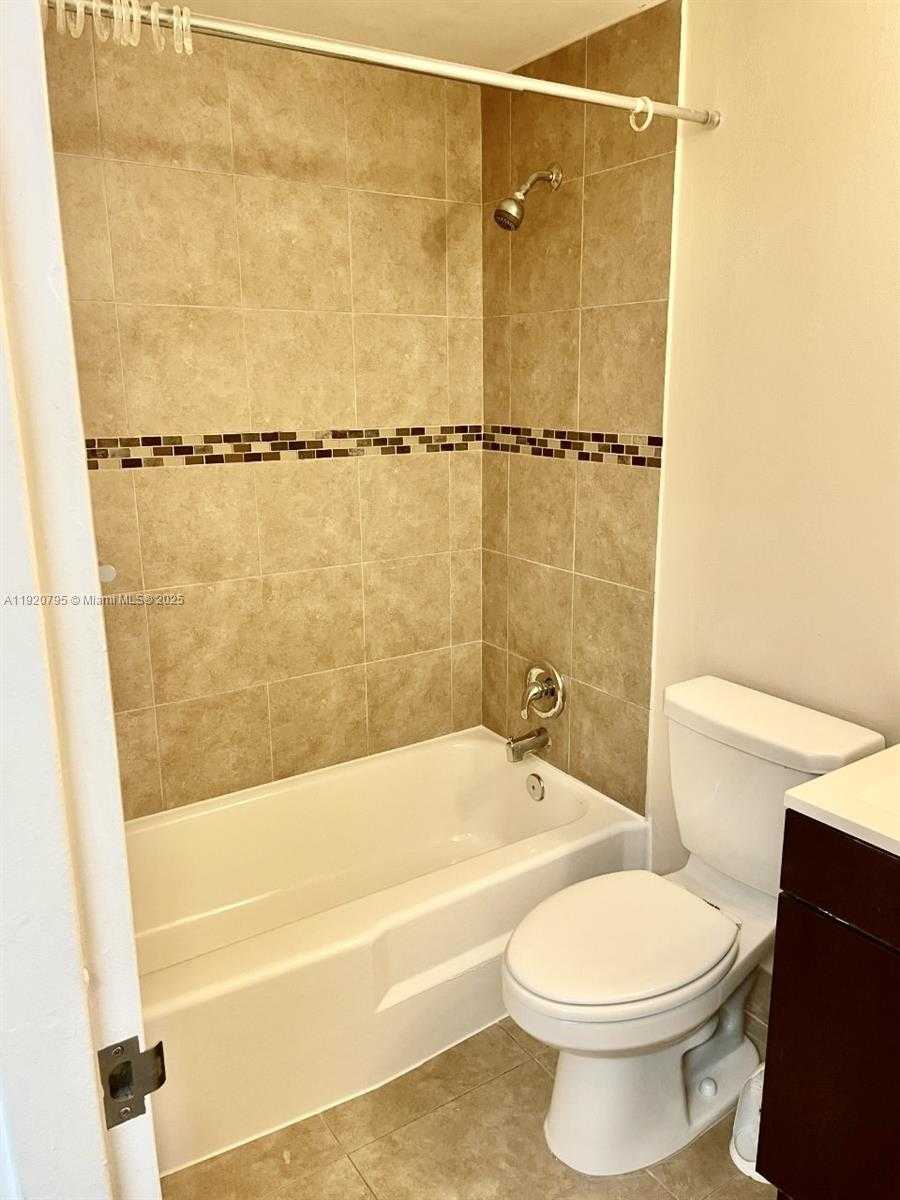 Small Image of 999 BRICKELL BAY DR #1806, Miami Number 7