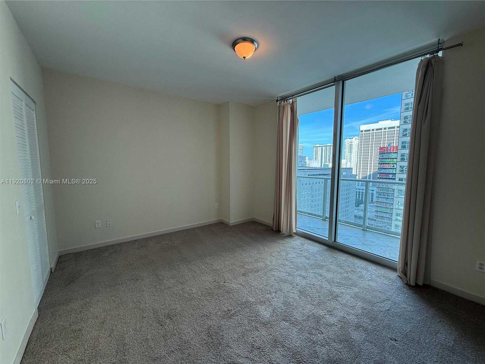 Small Image of 300 SOUTH BISCAYNE BLVD #T-1805, Miami Number 14