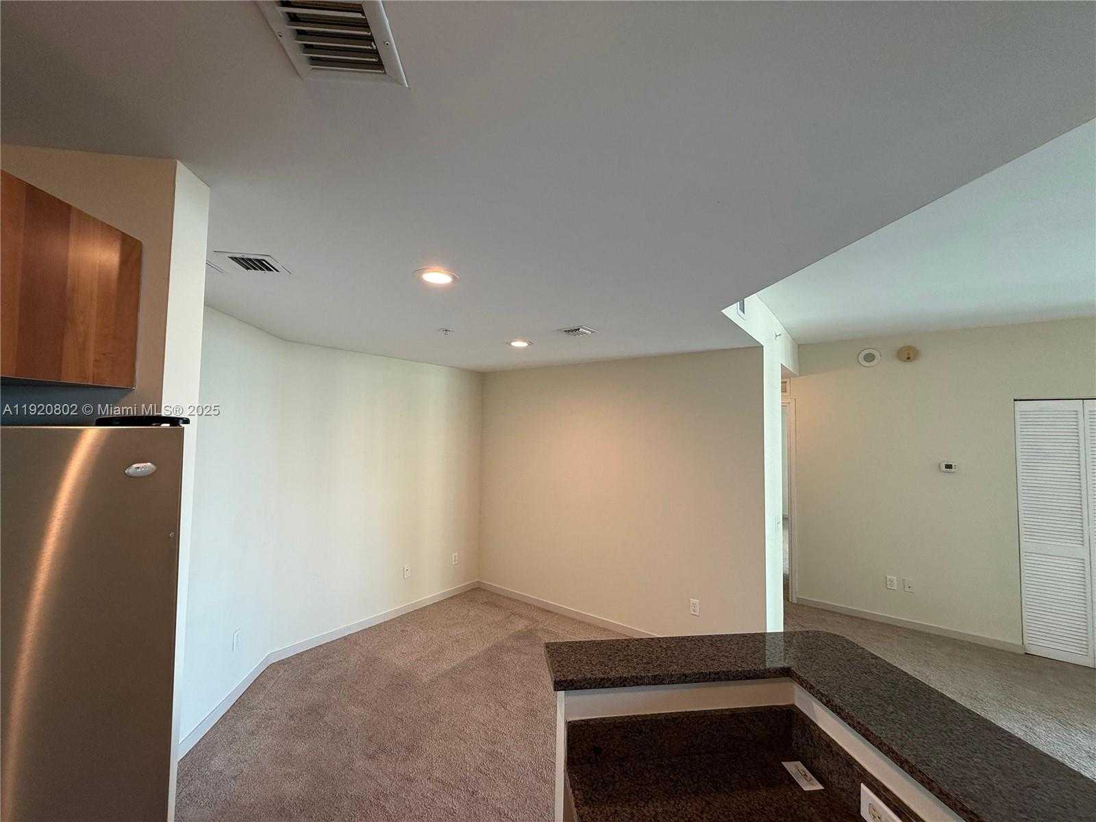 Small Image of 300 SOUTH BISCAYNE BLVD #T-1805, Miami Number 3