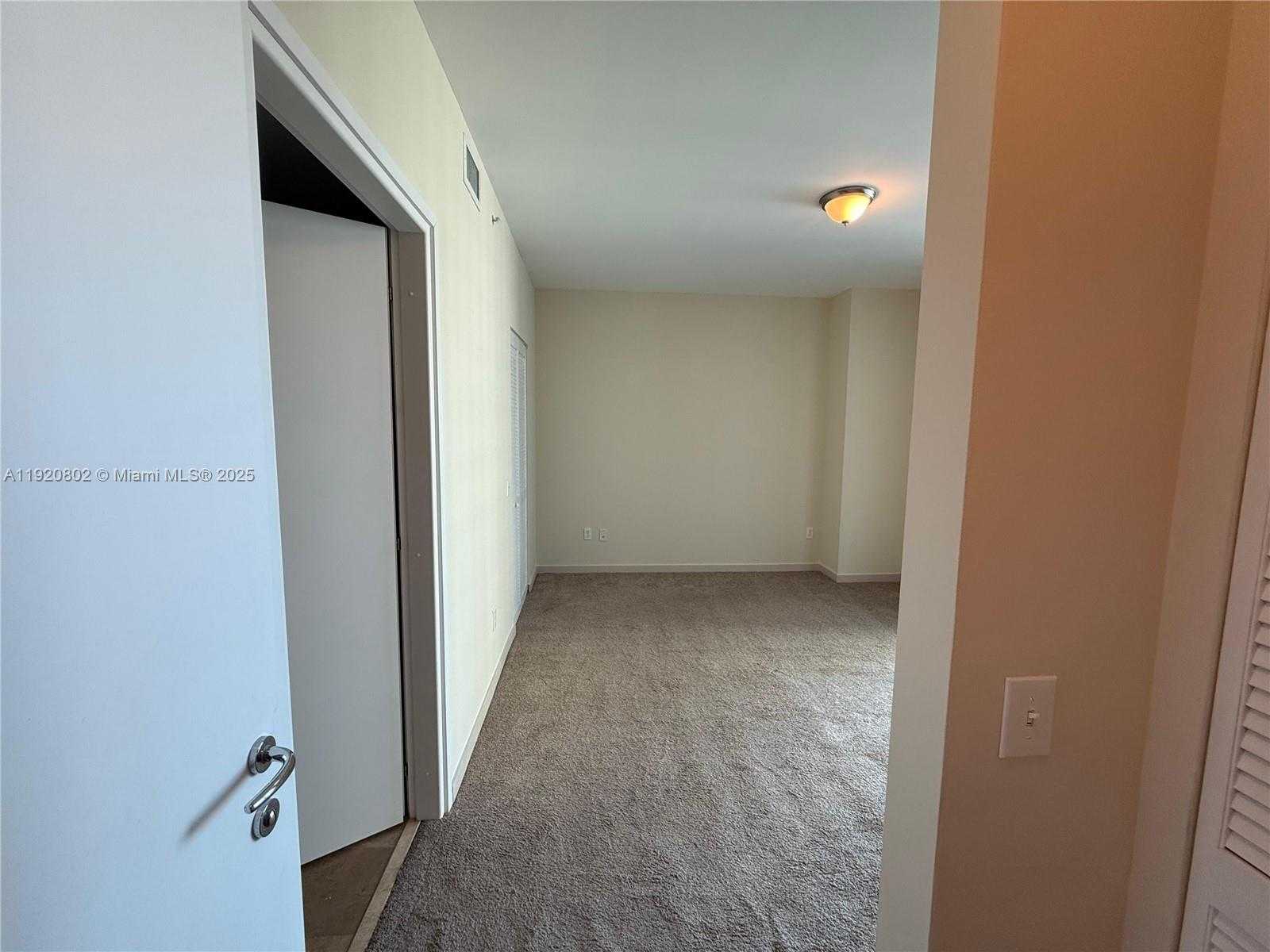 Small Image of 300 SOUTH BISCAYNE BLVD #T-1805, Miami Number 6