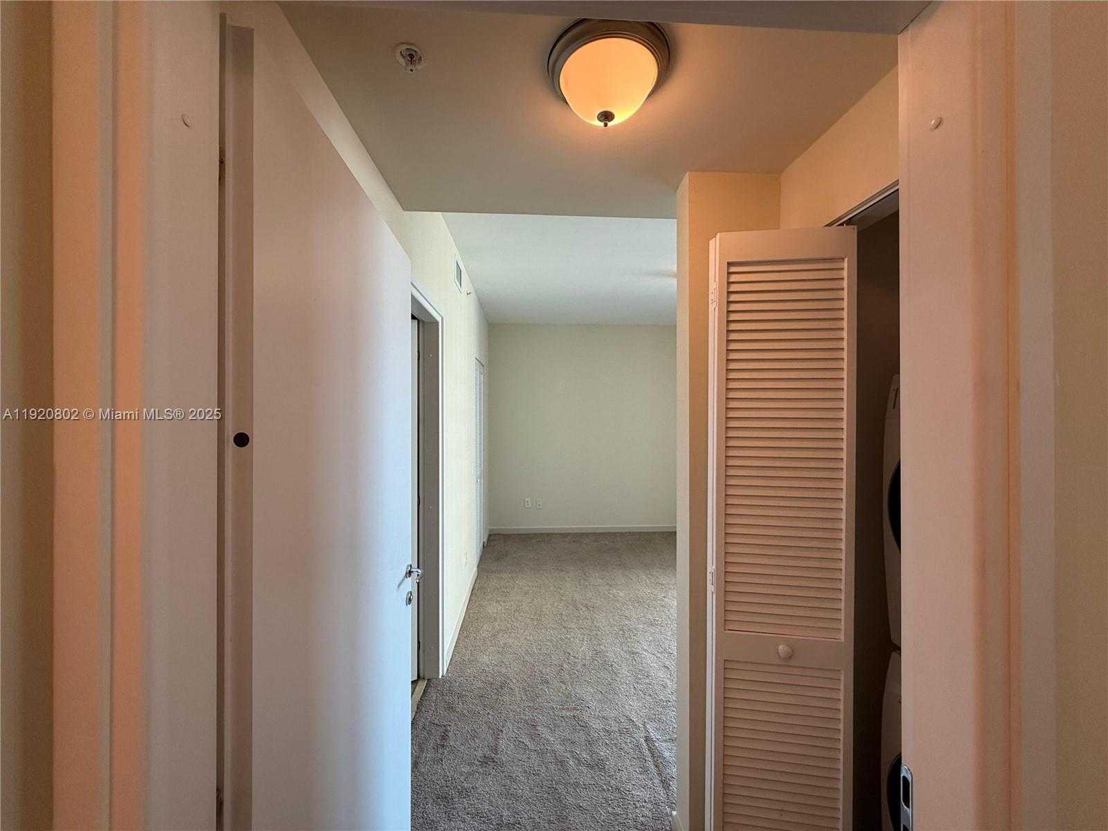 Small Image of 300 SOUTH BISCAYNE BLVD #T-1805, Miami Number 7