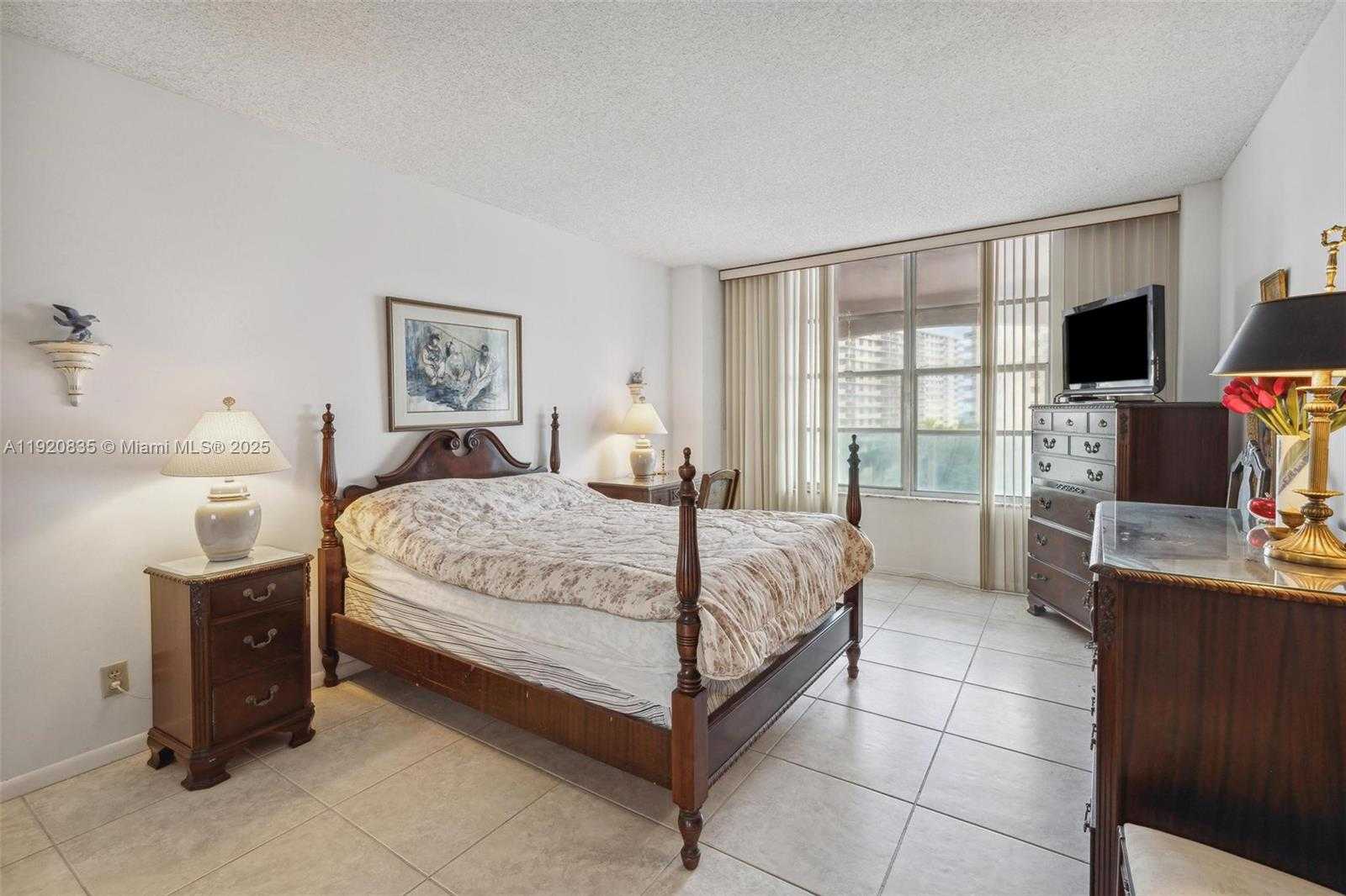 Small Image of 3800 SOUTH OCEAN DR #516, Hollywood Number 16