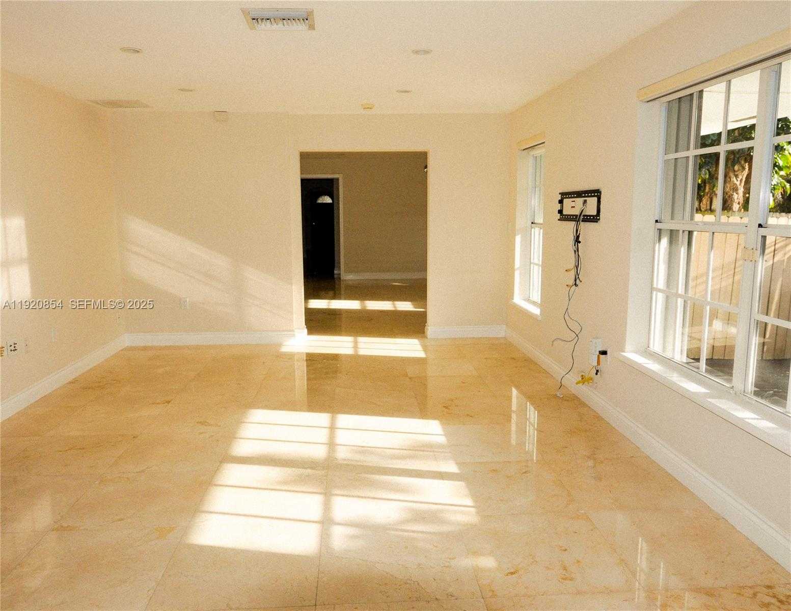 Small Image of 6384 SOUTH WEST 31ST ST, Miami Number 15