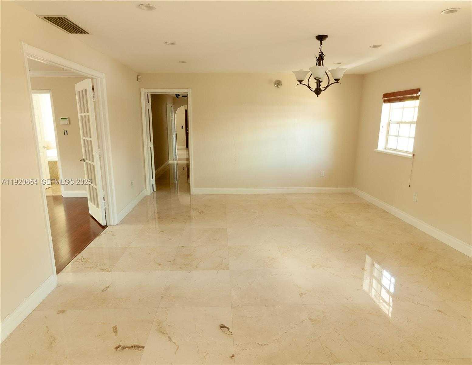 Small Image of 6384 SOUTH WEST 31ST ST, Miami Number 16