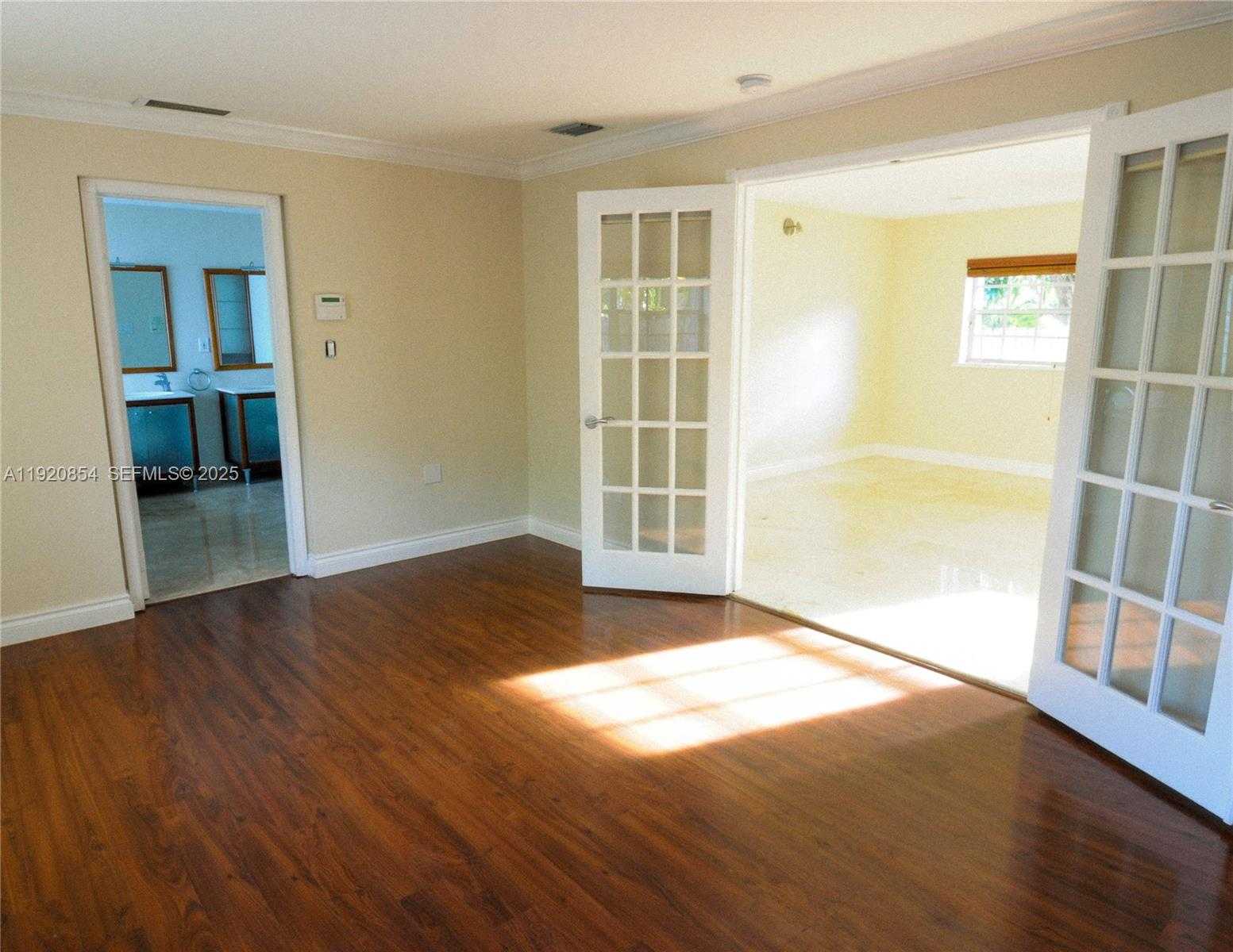 Small Image of 6384 SOUTH WEST 31ST ST, Miami Number 17