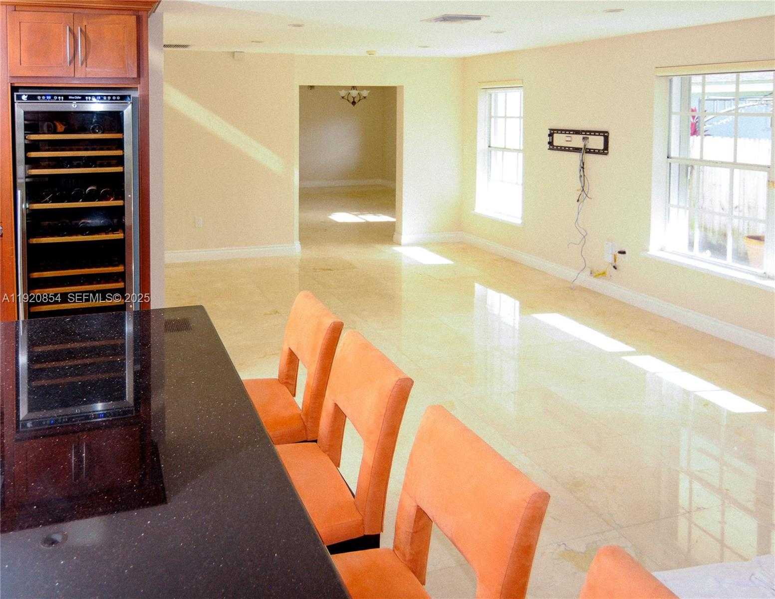 Small Image of 6384 SOUTH WEST 31ST ST, Miami Number 2