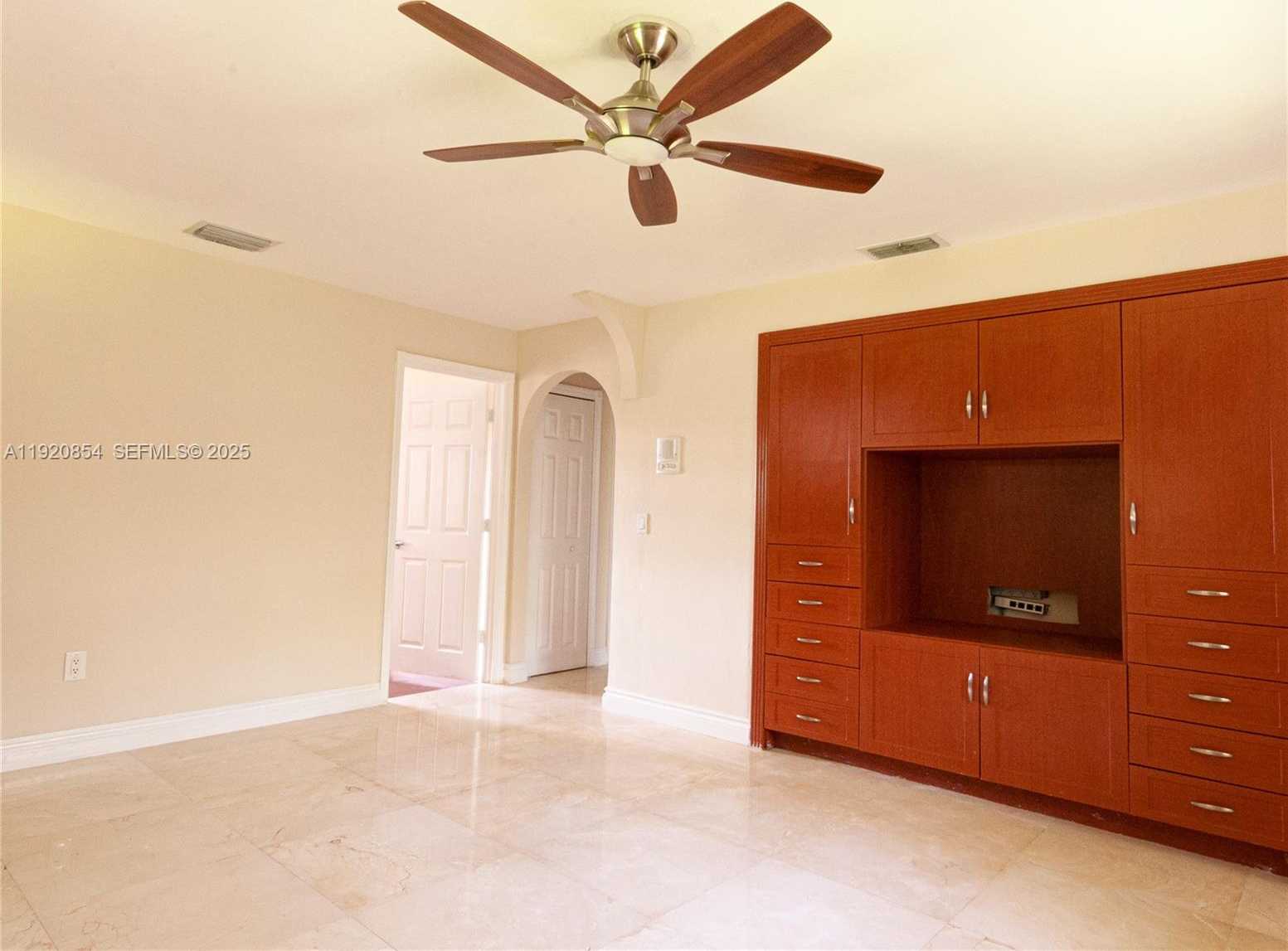 Small Image of 6384 SOUTH WEST 31ST ST, Miami Number 25