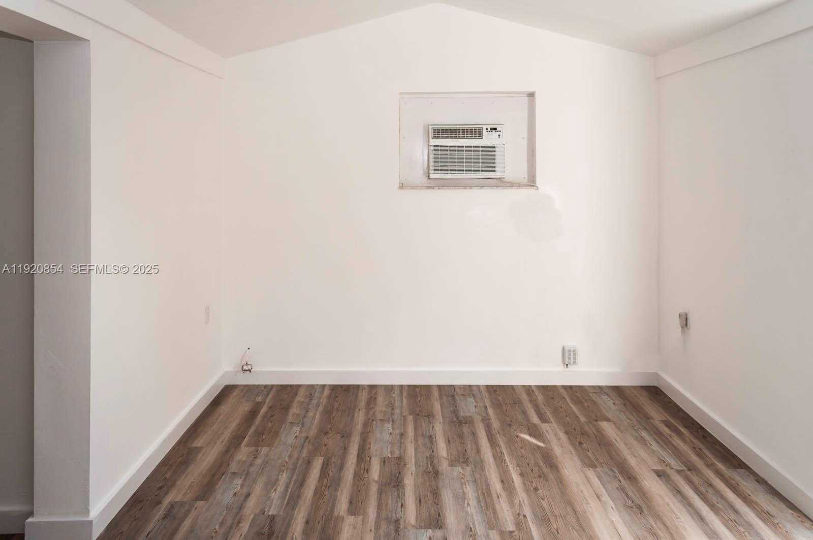 Small Image of 6384 SOUTH WEST 31ST ST, Miami Number 34