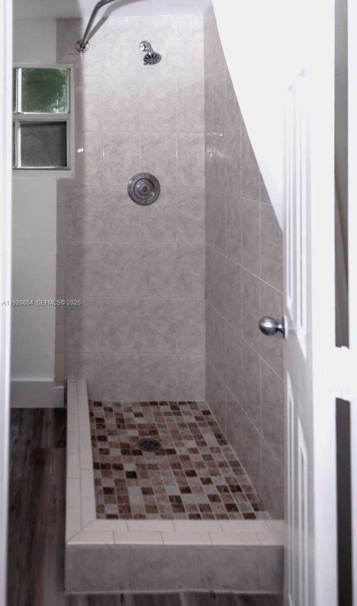 Small Image of 6384 SOUTH WEST 31ST ST, Miami Number 41