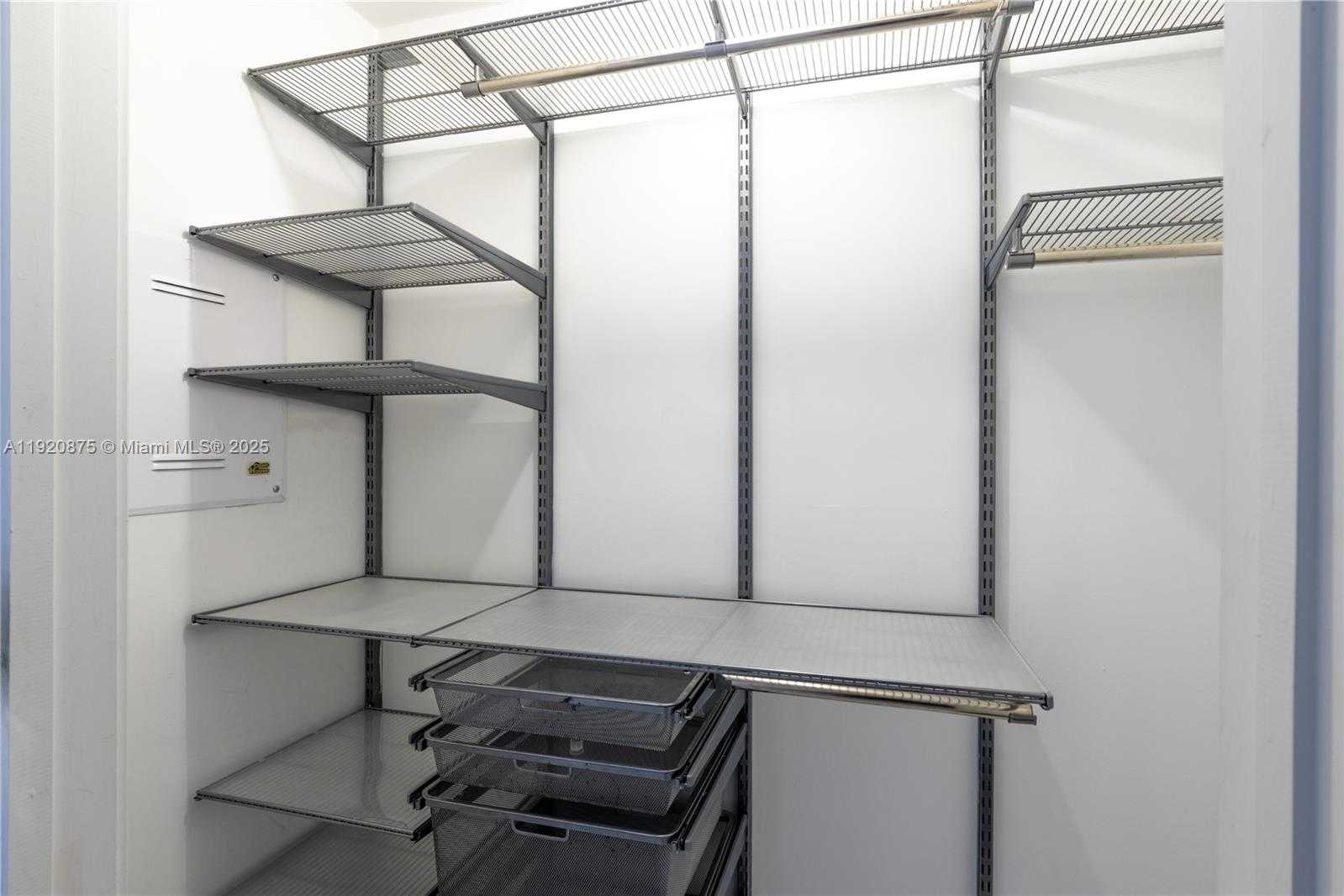 Small Image of 1010 BRICKELL AVE #4207, Miami Number 13