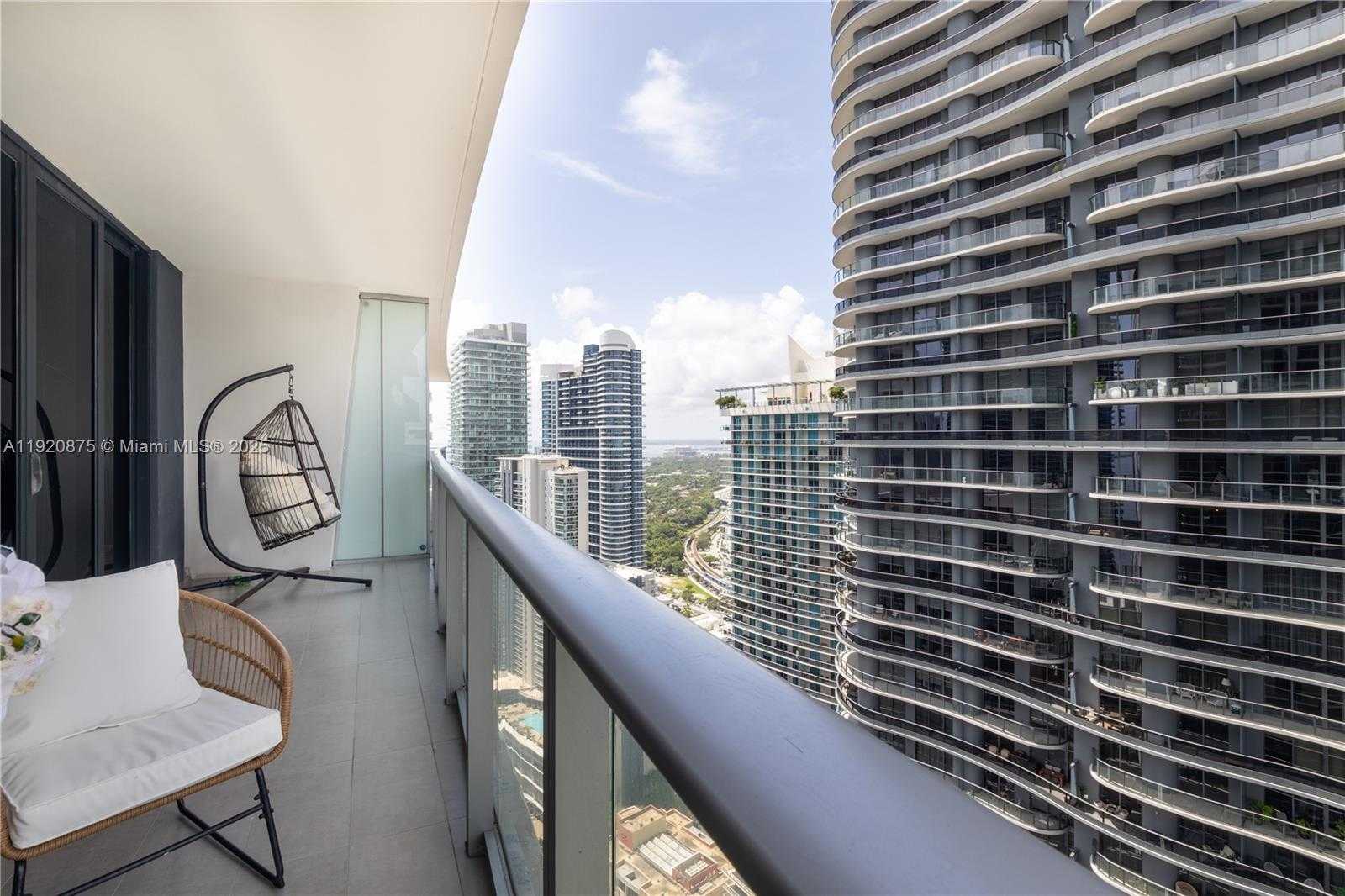 Small Image of 1010 BRICKELL AVE #4207, Miami Number 18