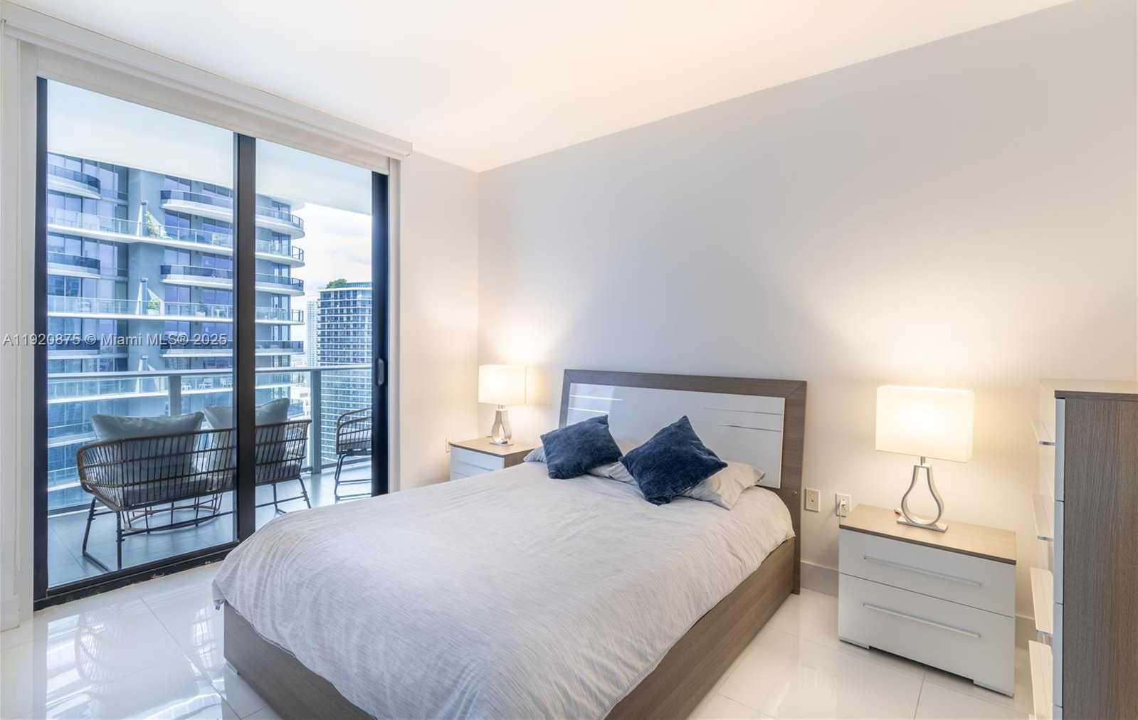 Small Image of 1010 BRICKELL AVE #4207, Miami Number 7