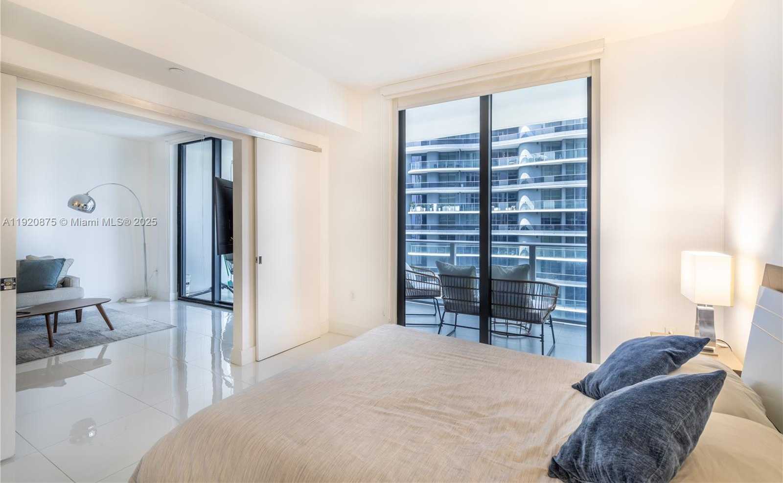 Small Image of 1010 BRICKELL AVE #4207, Miami Number 9