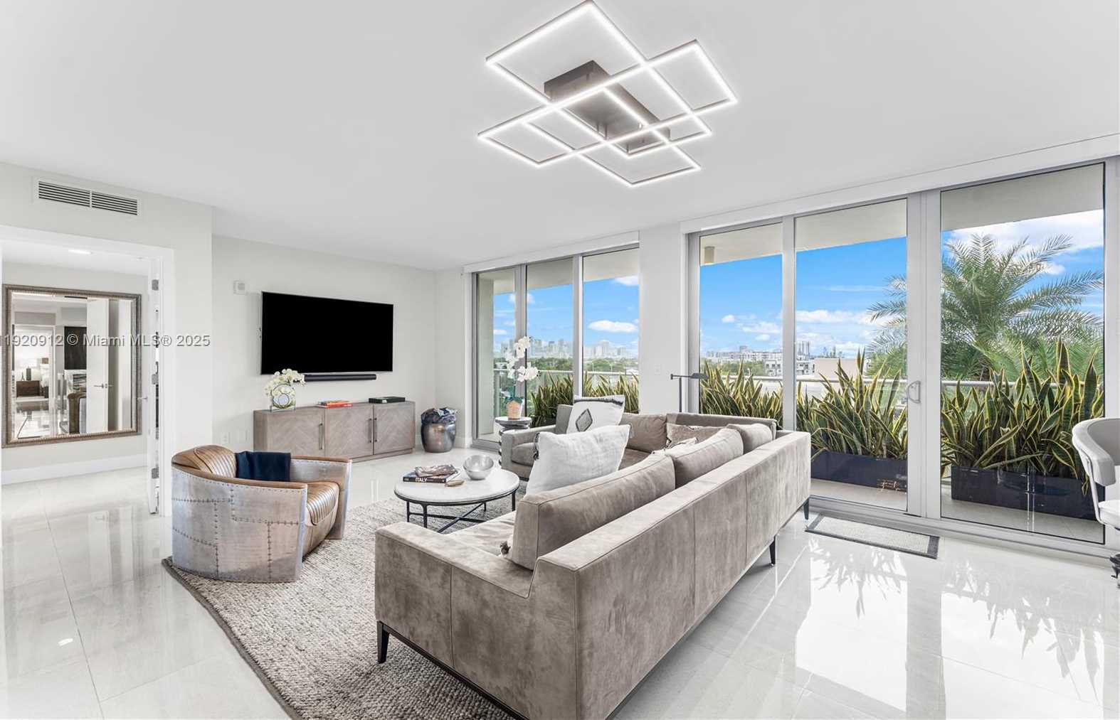 Small Image of 1180 NORTH FEDERAL HWY #607, Fort Lauderdale Number 2