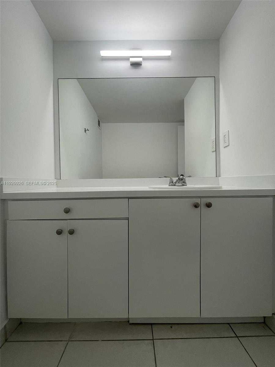 Small Image of 500 THREE ISLANDS BLVD #M16, Hallandale Beach Number 15