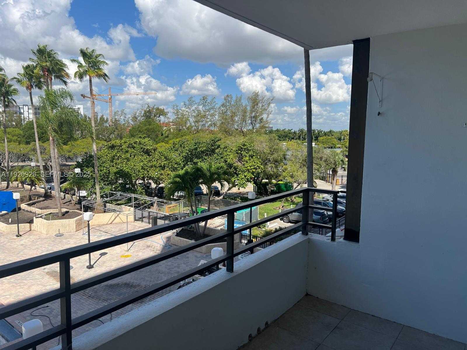 Small Image of 500 THREE ISLANDS BLVD #M16, Hallandale Beach Number 4