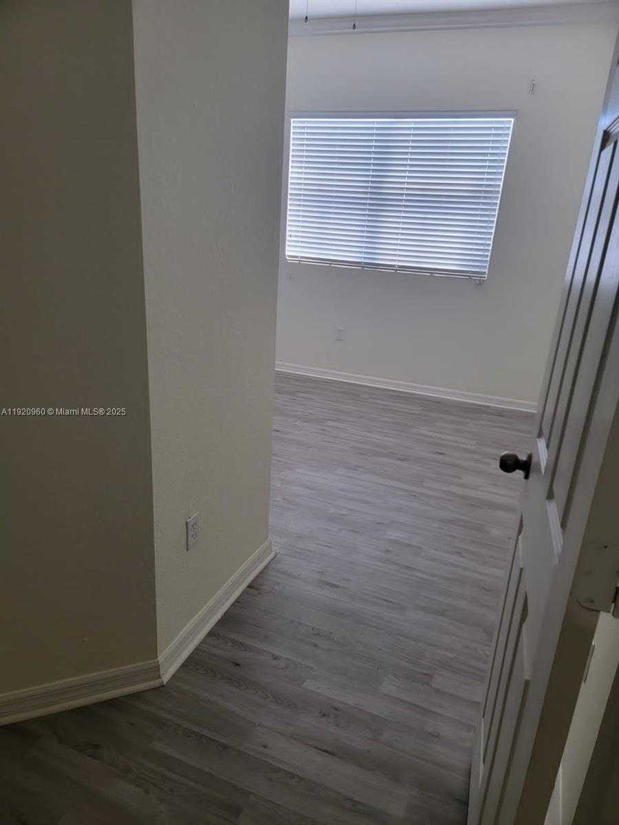 Small Image of 10870 NORTH WEST 88TH TER #227, Doral Number 26