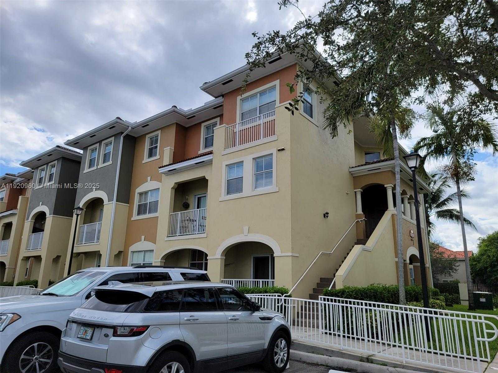 Small Image of 10870 NORTH WEST 88TH TER #227, Doral Number 3