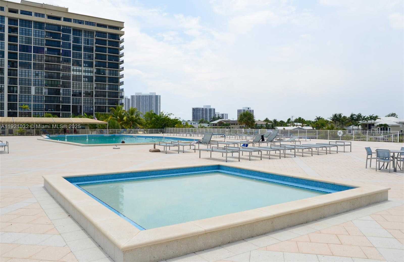 Small Image of 1985 SOUTH OCEAN DR #17H, Hallandale Beach Number 4