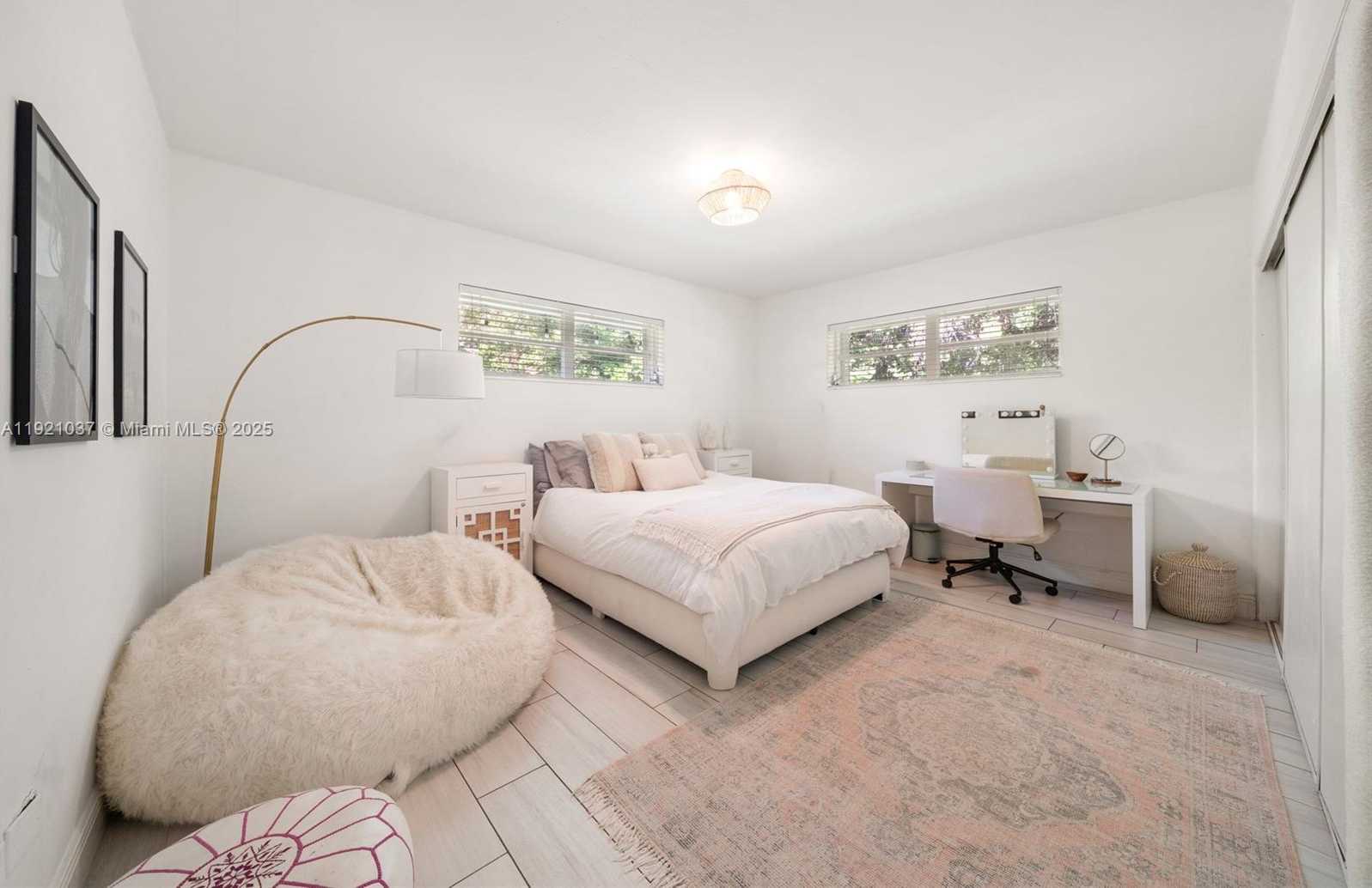 Small Image of 341 ISLAND DR, Key Biscayne Number 12