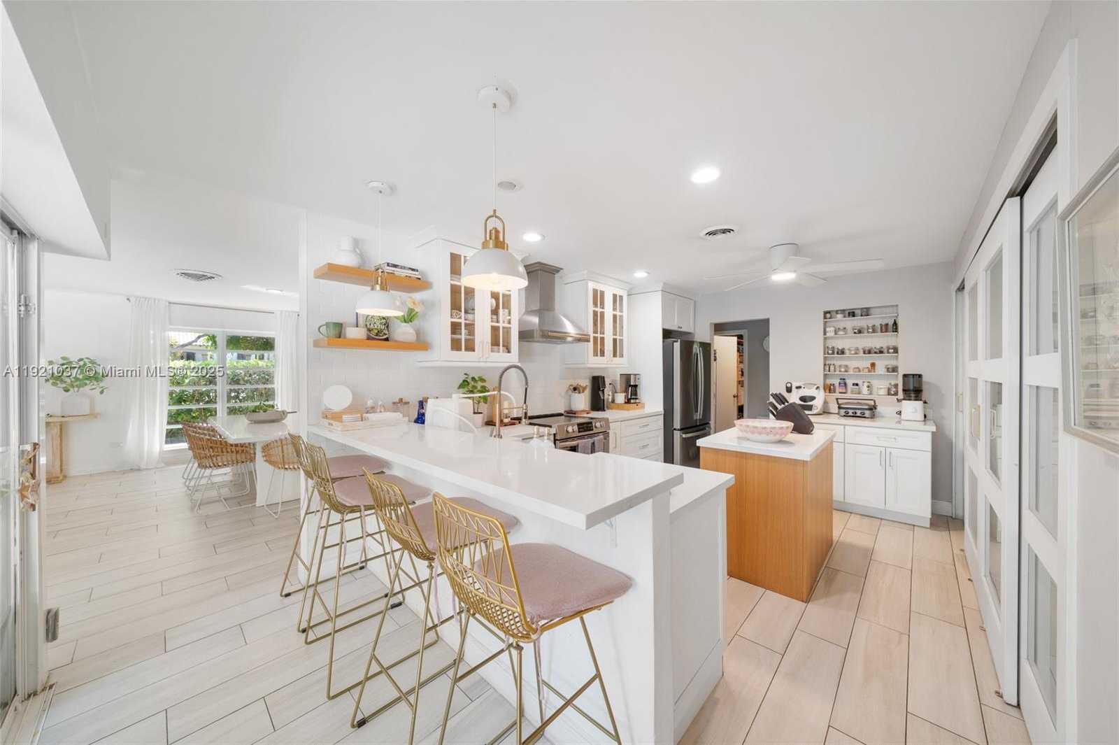 Small Image of 341 ISLAND DR, Key Biscayne Number 6