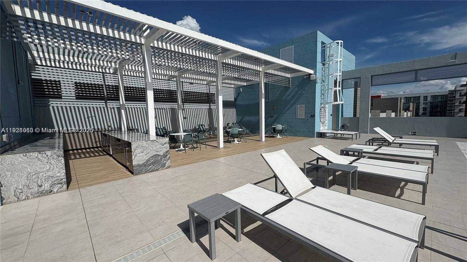 Imagen de Pequeño Objeto