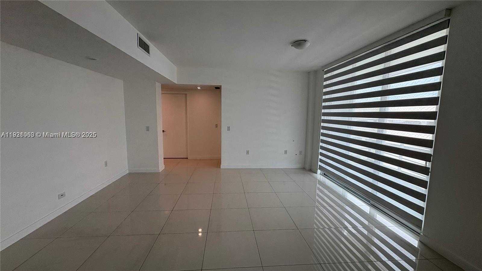 Imagen de Pequeño Objeto