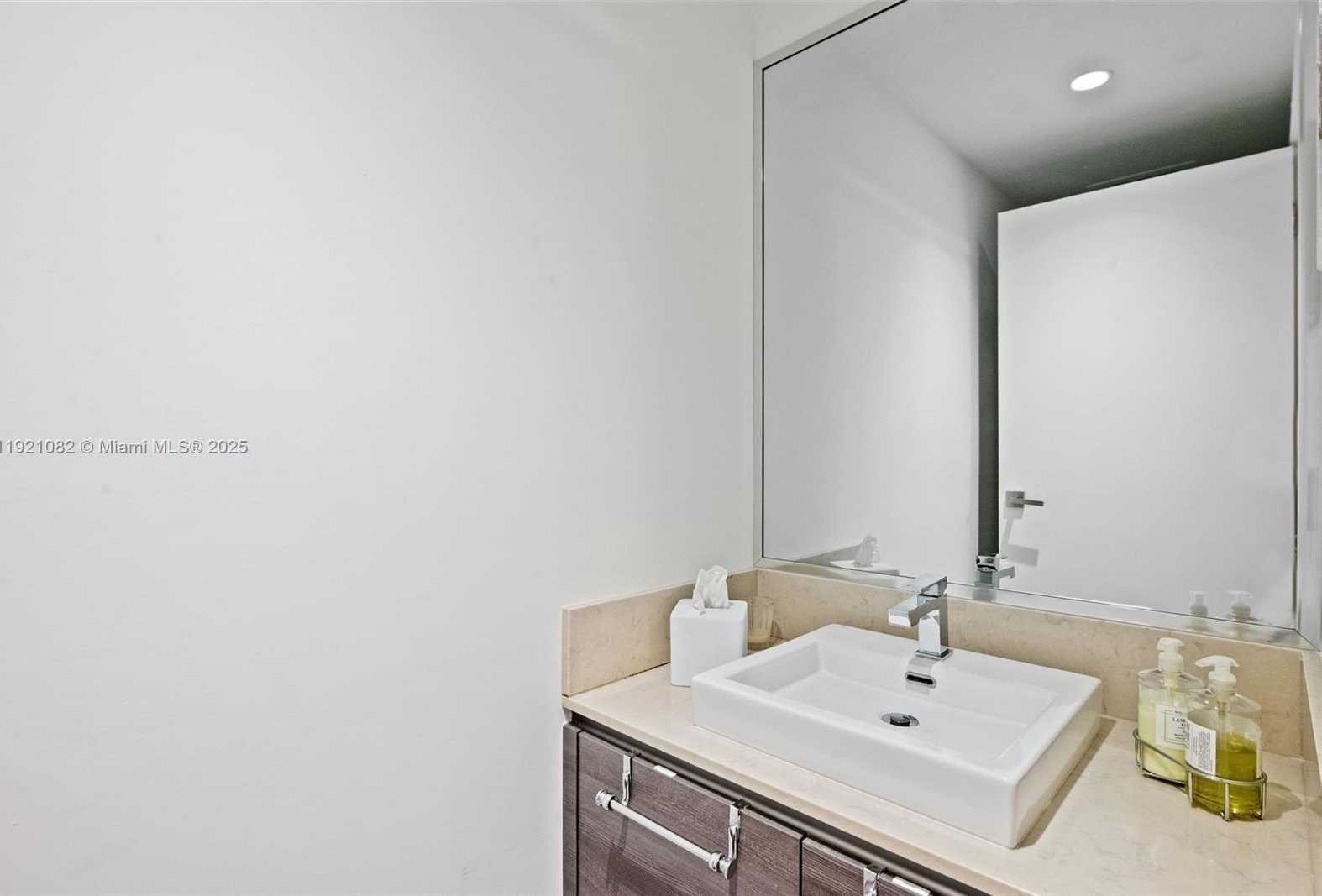 Small Image of 1080 BRICKELL AVE #2506, Miami Number 16