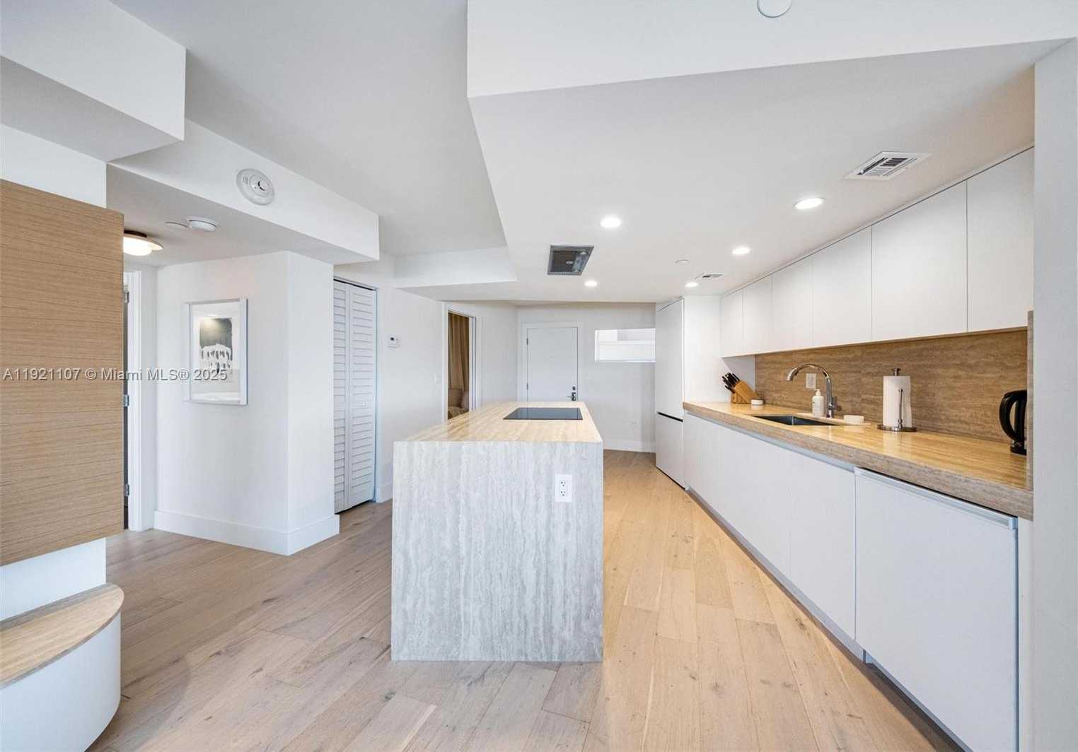 Small Image of 1881 WASHINGTON AVE #14F, Miami Beach Number 1