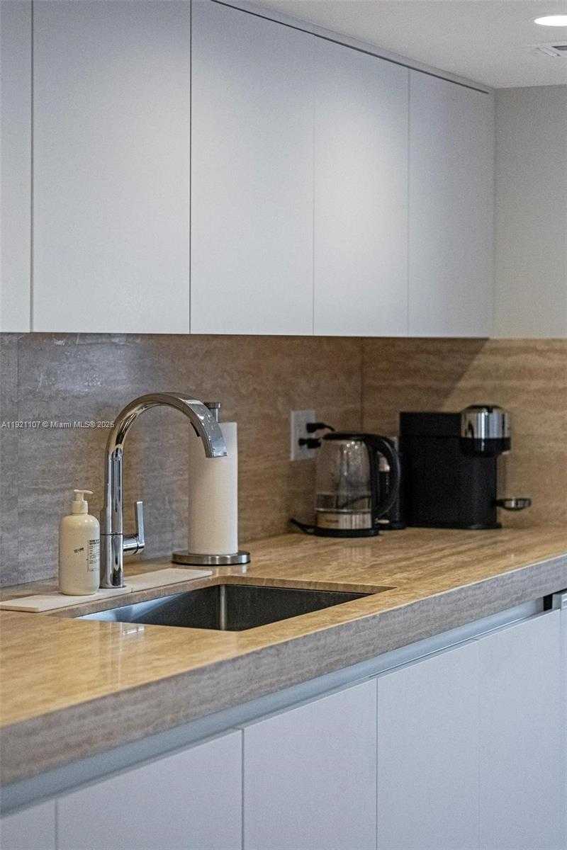 Small Image of 1881 WASHINGTON AVE #14F, Miami Beach Number 12