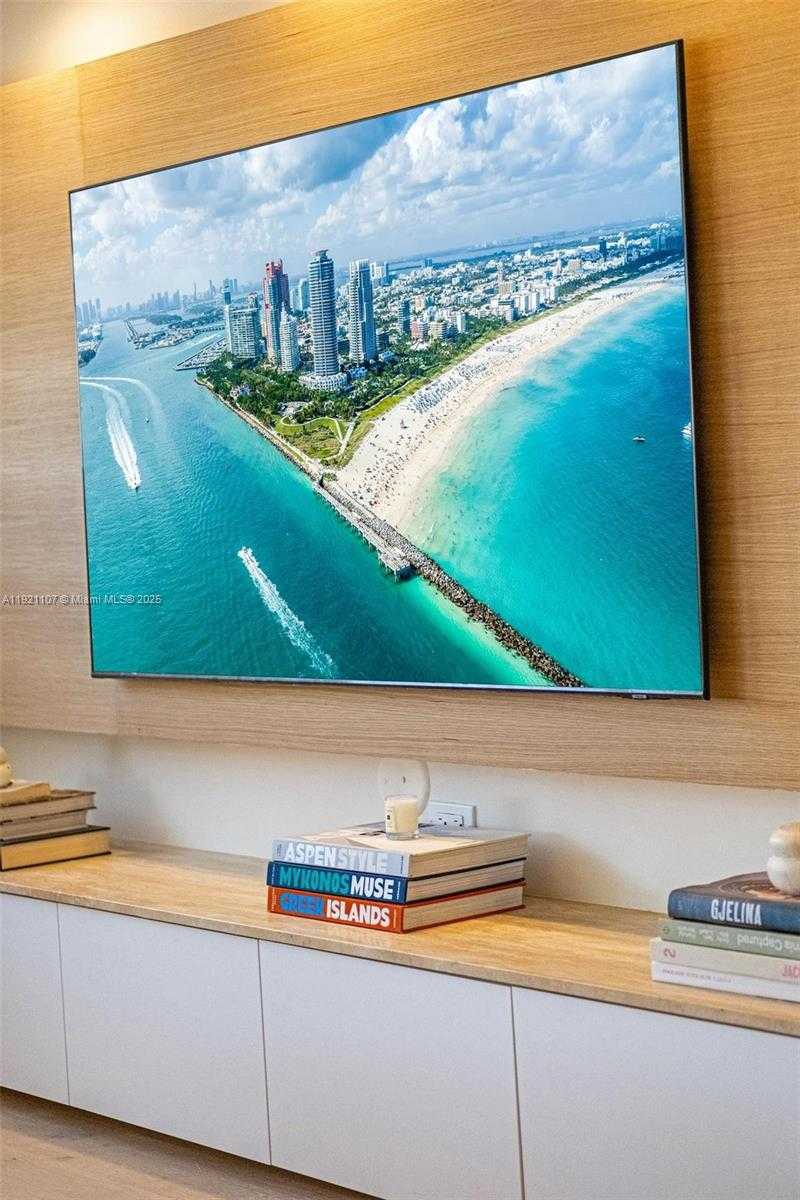 Small Image of 1881 WASHINGTON AVE #14F, Miami Beach Number 14