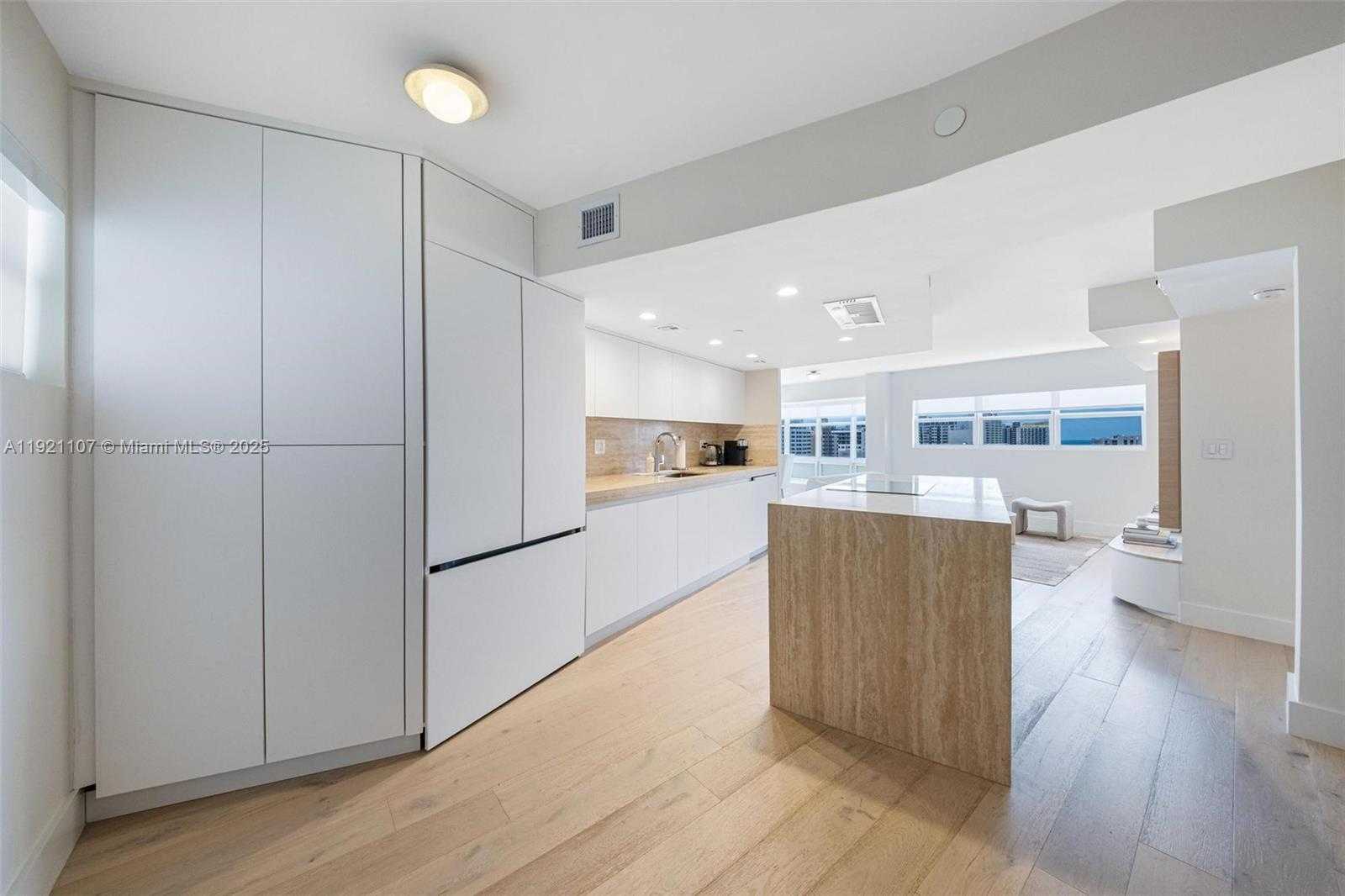 Small Image of 1881 WASHINGTON AVE #14F, Miami Beach Number 4