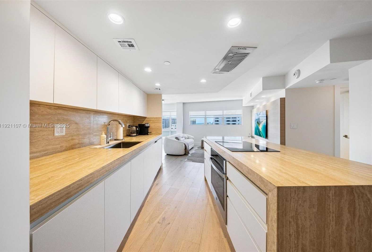 Small Image of 1881 WASHINGTON AVE #14F, Miami Beach Number 5