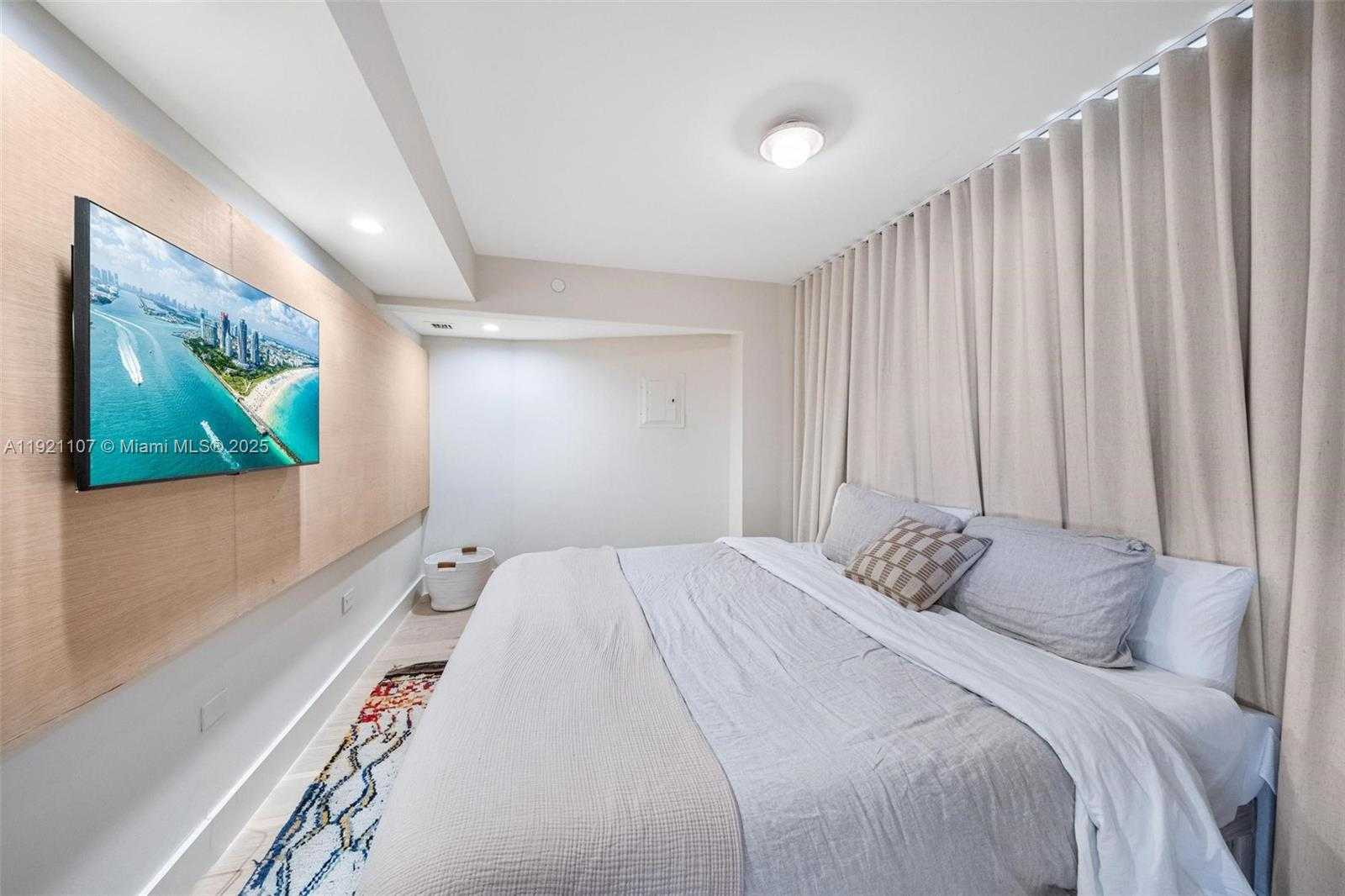 Small Image of 1881 WASHINGTON AVE #14F, Miami Beach Number 7