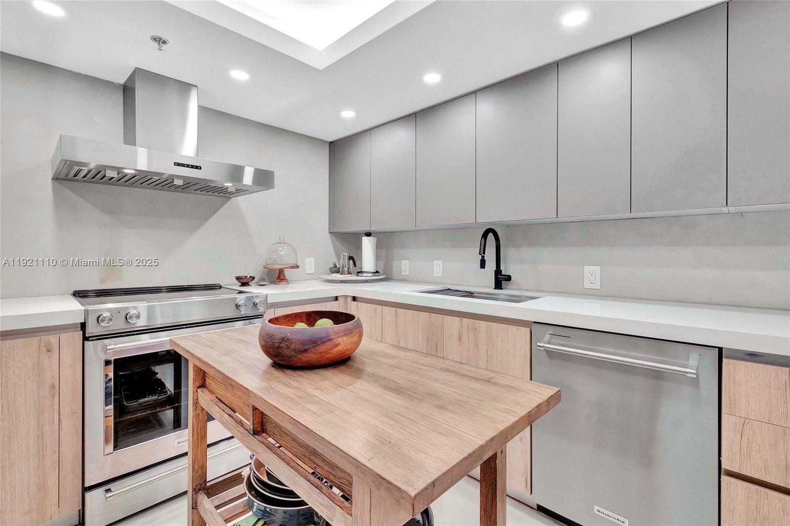 Small Image of 1627 BRICKELL AVE #1202, Miami Number 11