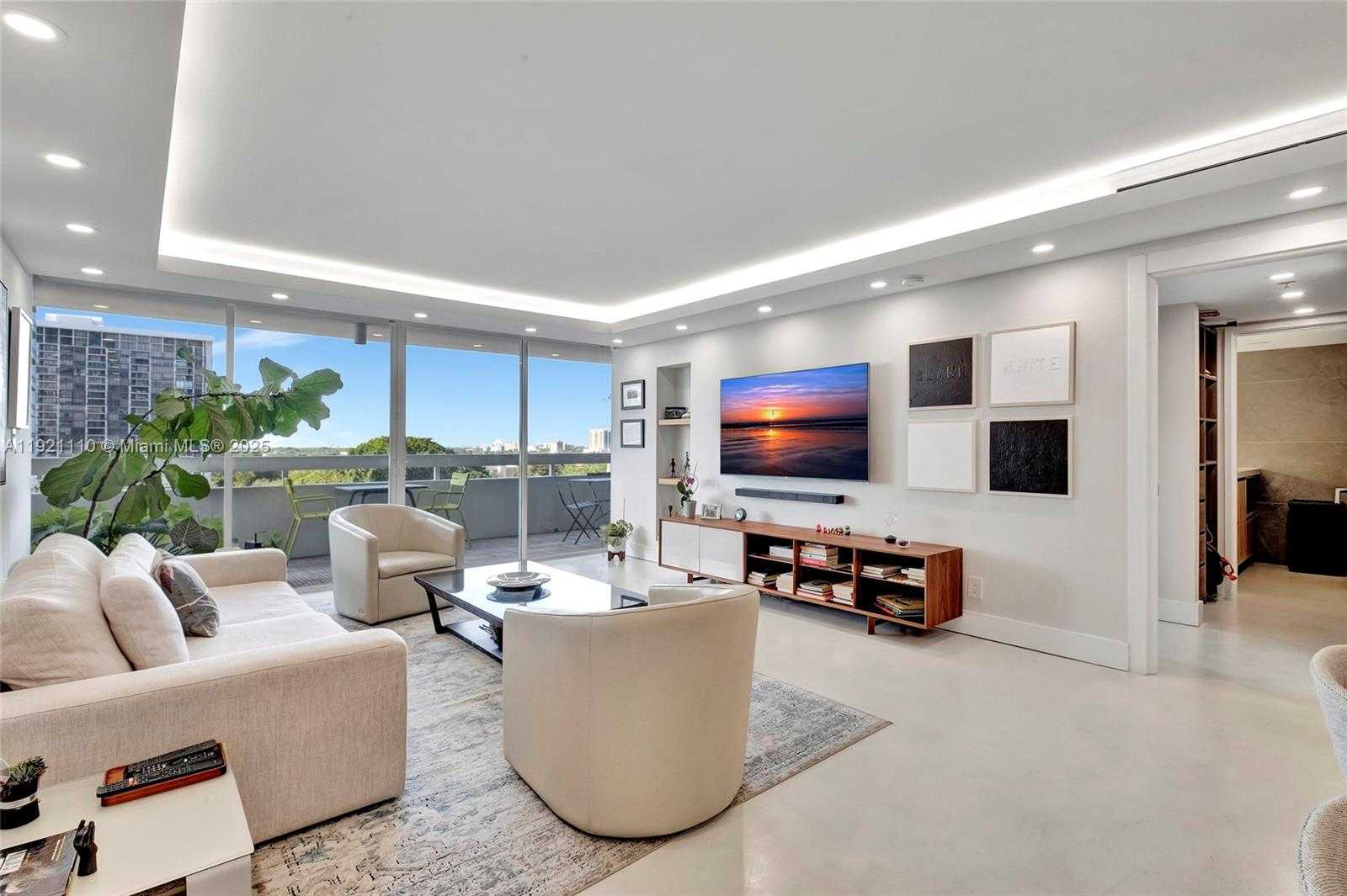 Small Image of 1627 BRICKELL AVE #1202, Miami Number 5