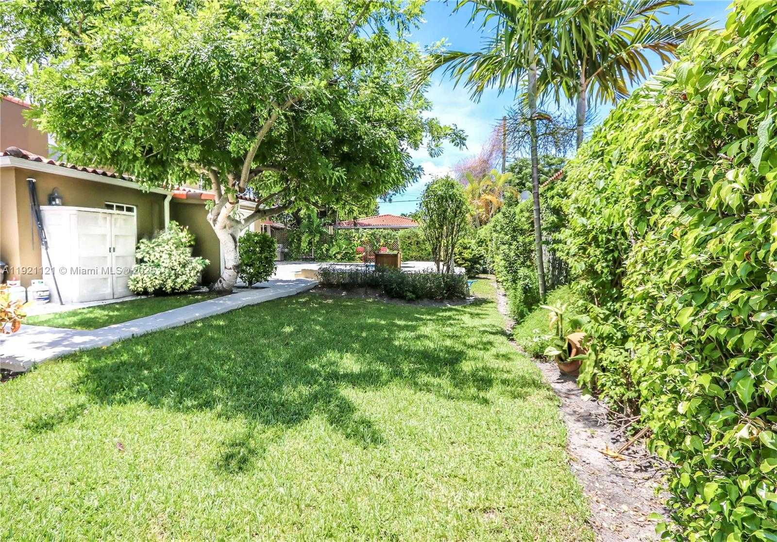 Imagen de Pequeño Objeto