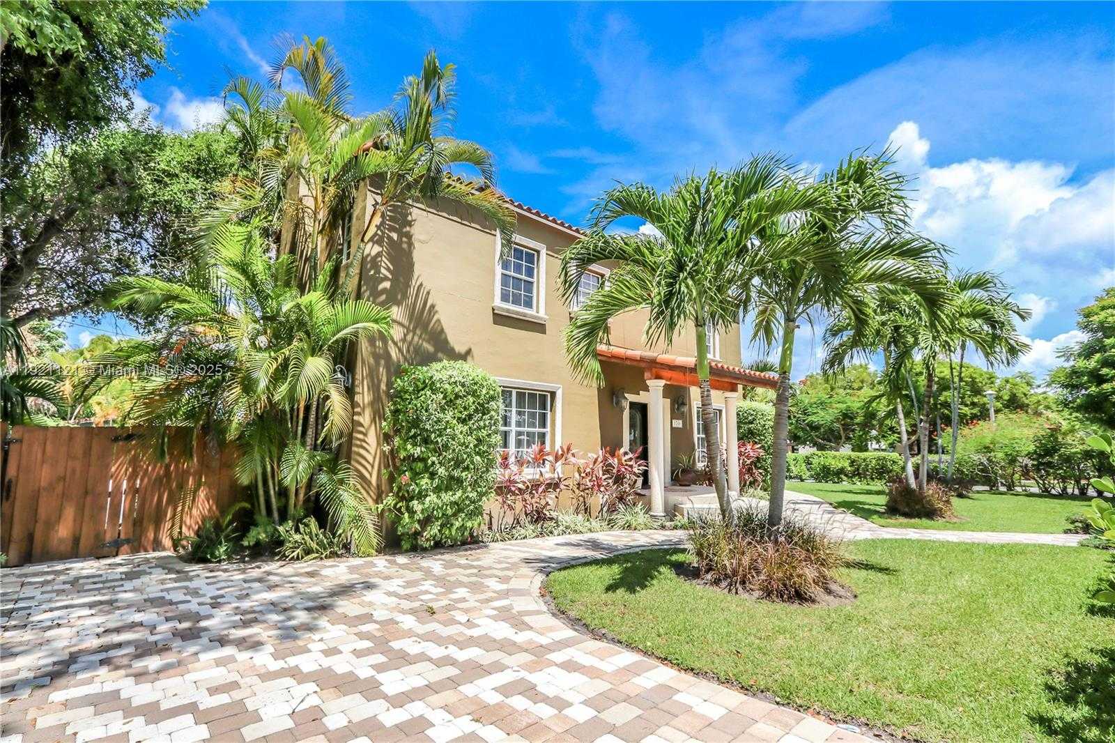 Imagen de Pequeño Objeto