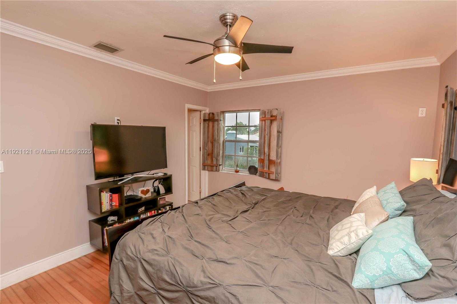 Imagen de Pequeño Objeto