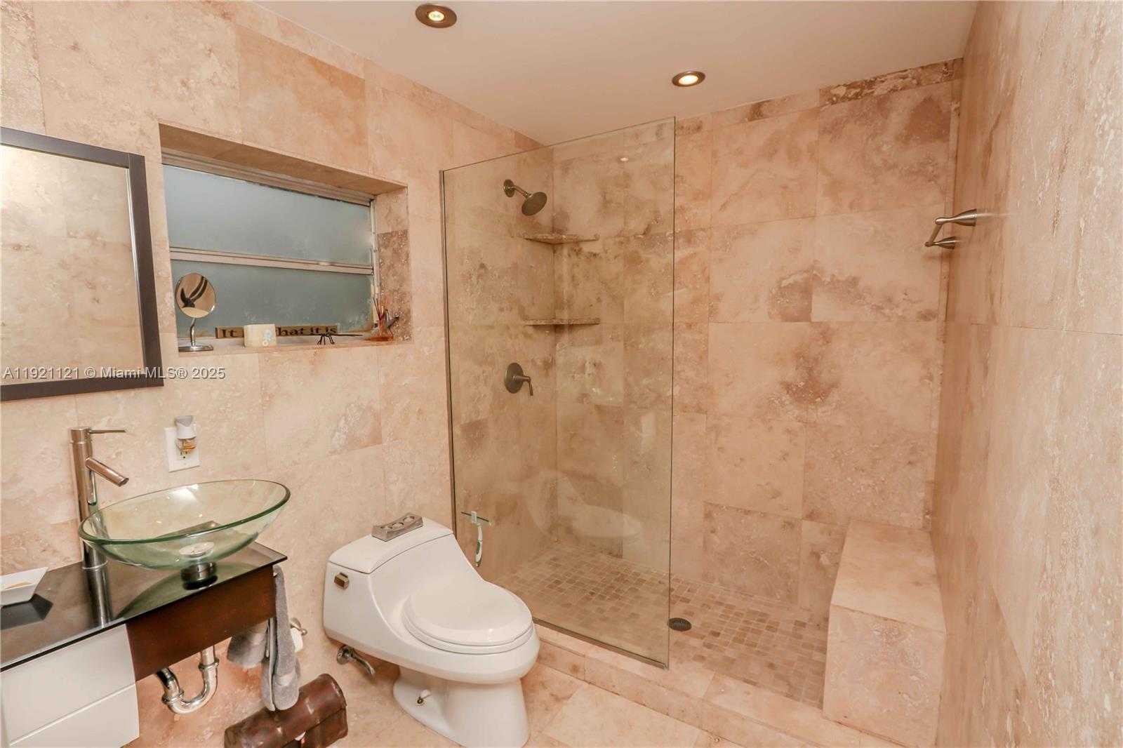 Imagen de Pequeño Objeto