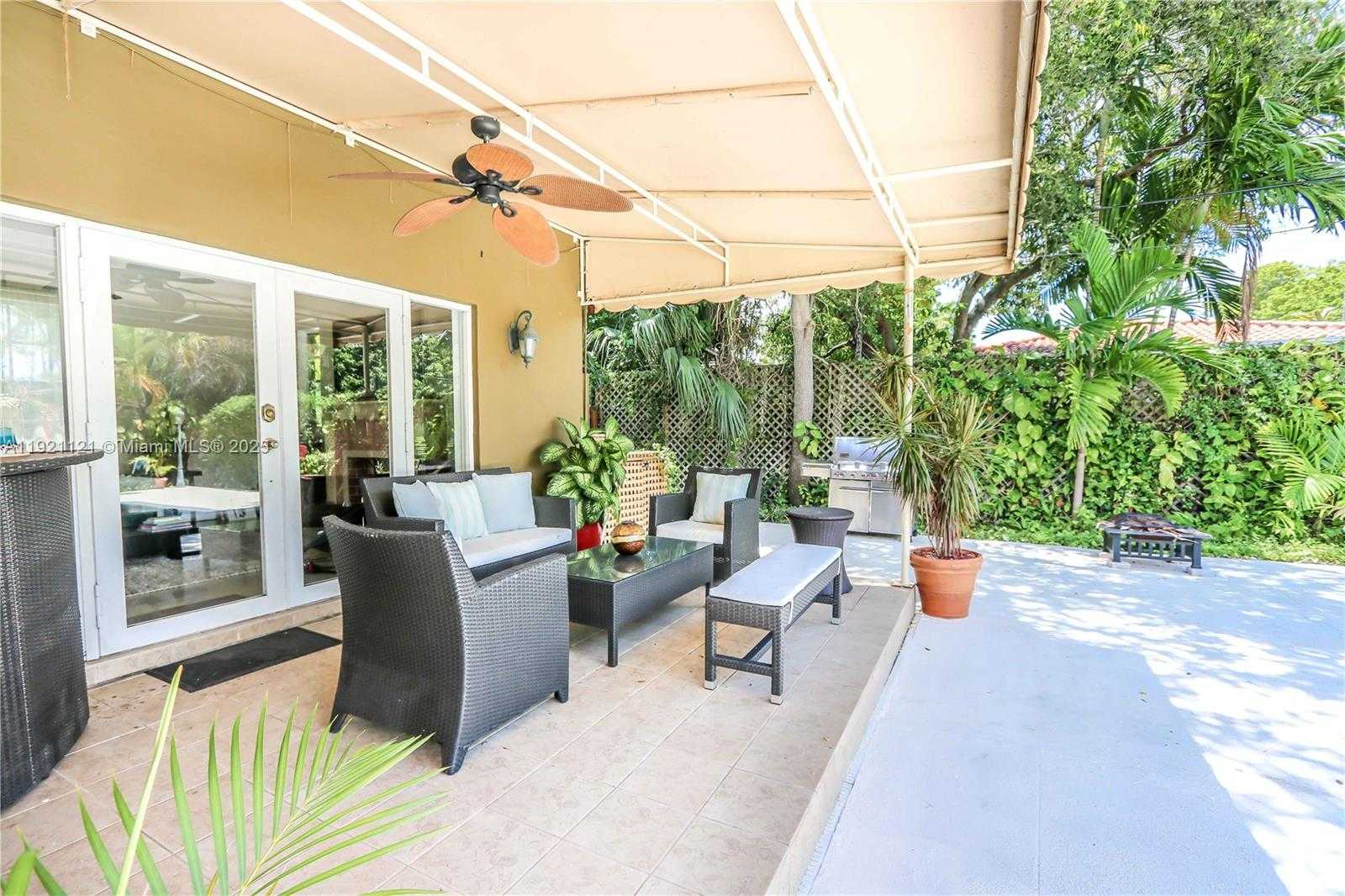 Imagen de Pequeño Objeto