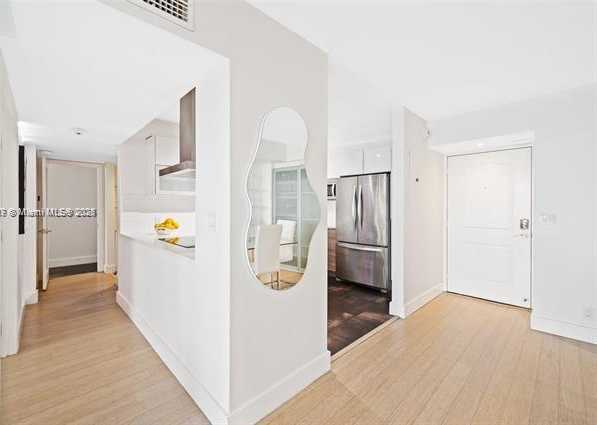 Small Image of 100 BAYVIEW DR #1407, Sunny Isles Beach Number 9