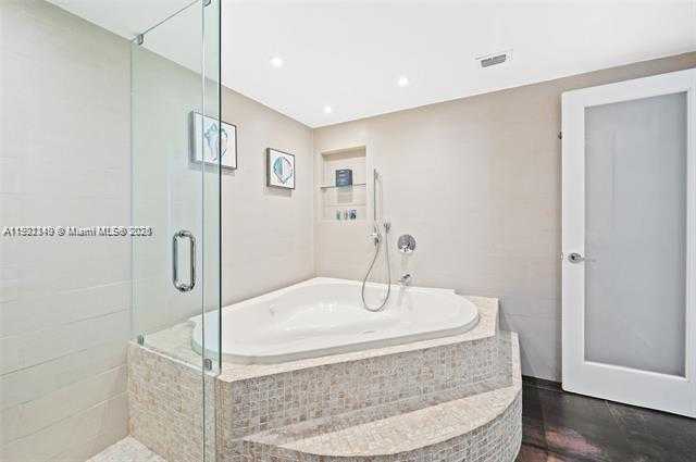 Small Image of 100 BAYVIEW DR #1407, Sunny Isles Beach Number 19